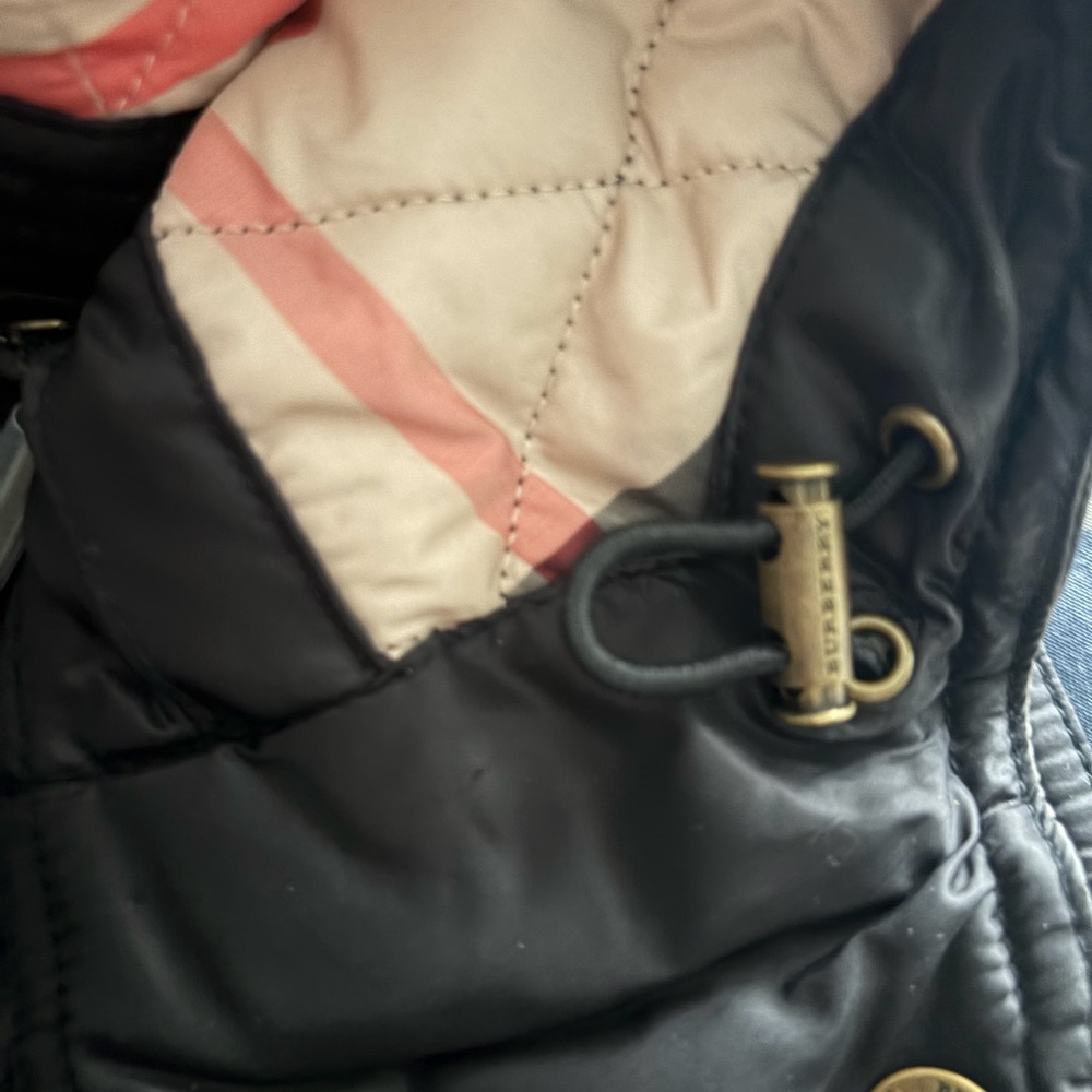 Burberry Quilted Black Performance Jacket with Gold-Tone Hardware - Picture 9 of 16
